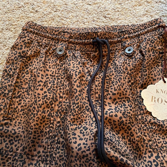 Knox Rose cheetah print BoHo style lightweight pants women’s size xs NWT - Picture 4 of 6
